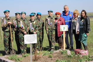 Жители барнаульского села Гоньба приняли участие в акции «Сад памяти – сад Победы»