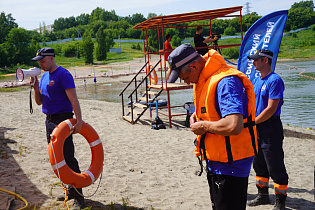 Для школьников Барнаула провели интерактивный урок по безопасности на воде