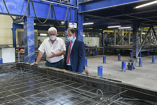 Заместитель главы администрации города Максим Полежаев проводит рабочие встречи с застройщиками Барнаула   