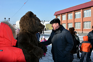 Глава города Сергей Дугин посетил барнаульские Масленичные гуляния