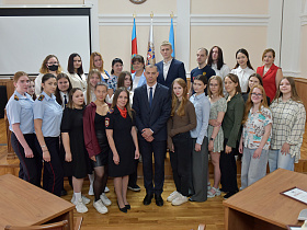 В администрации Барнаула наградили победителей и призеров конкурса цифрового искусства «АРТ ЗОЖ 2.0»