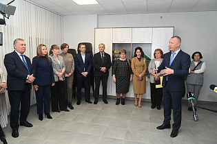 Депутаты АКЗС и Барнаульской городской Думы проверили питание школьников столицы Алтайского края 