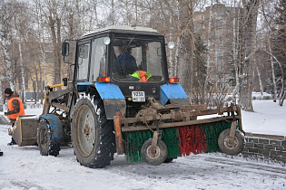 Первый снег не застал дорожные службы города врасплох