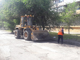 На улице Горно-Алтайской идет подготовка к укладке нового асфальта