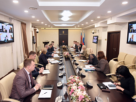 Глава города Вячеслав Франк провел оперативное аппаратное совещание