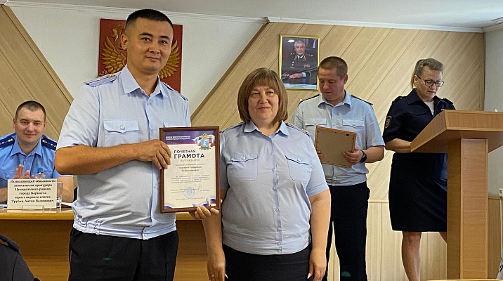 В отделе полиции по Центральному району УМВД России по городу Барнаулу провели совещание по итогам 1 полугодия 2025 года