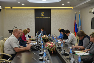 В администрации Барнаула обсудили завершение строительства многоквартирных домов с участием дольщиков