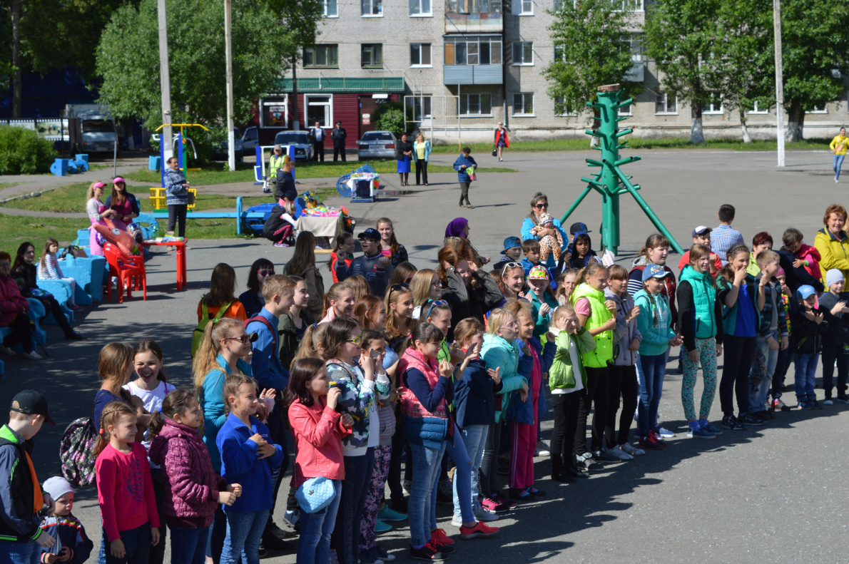 Акцию «Автобус добра» провели в микрорайоне Новосиликатный