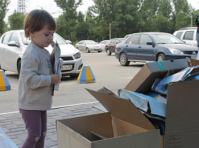 Полторы тонны стекла и металла сдали барнаульцы на переработку во время акции