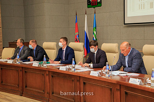 В Барнауле обсудили перспективы развития жилищного строительства и инженерной инфраструктуры 