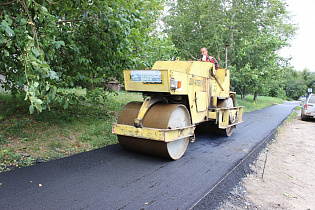 В рамках капремонта на улице Червонной в Барнауле восстанавливают тротуары