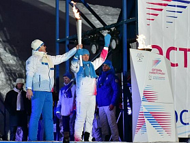 10 тысяч барнаульцев стали свидетелями зажжения чаши огня Всемирной универсиады на площади Сахарова