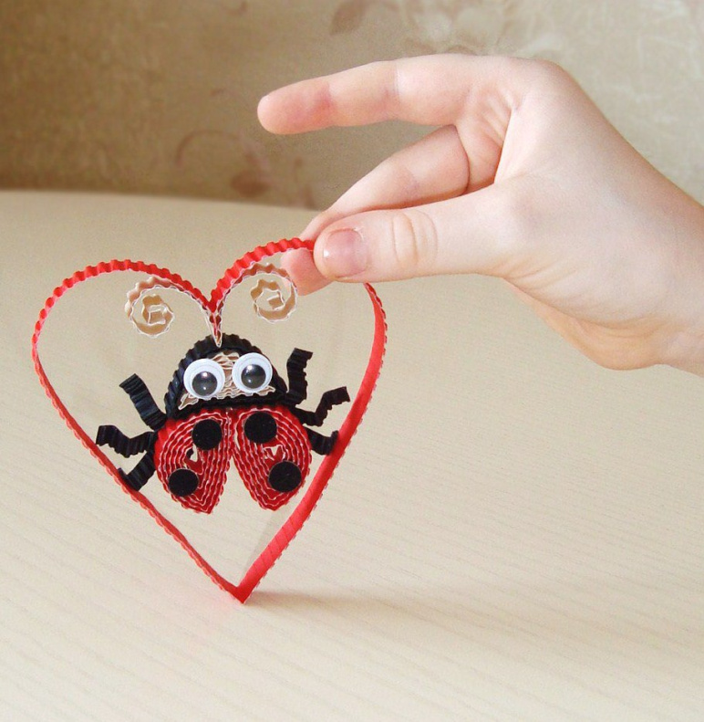 В музее «Город» работает выставка «Энтомологические зарисовки» 