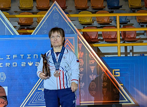 Тамара Подпальная из Барнаула завоевала несколько медалей на чемпионате мира по пауэрлифтингу