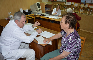 60 жителей микрорайона «Центр» прошли первичное обследование у специалистов в День здоровья
