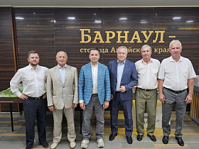 В администрации города Барнаула обсудили развитие футбола