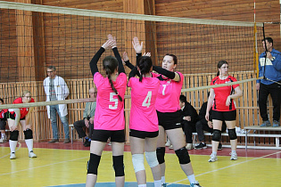 В Барнауле проходит турнир по волейболу среди медицинских профессиональных образовательных организаций Алтайского края и Республики Алтай