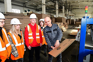 Барнаульские школьники посещают предприятия краевой столицы с профориентационными экскурсиями 