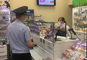 В Барнауле ежедневно контролируют соблюдение масочного режима в организациях потребительского рынка
