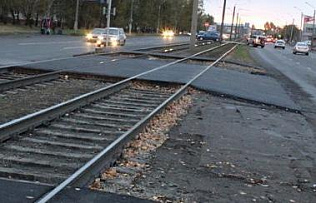 До завершения обустройства нового трамвайного переезда на перекрестке Антона Петрова-Островского по нему закроют движение
