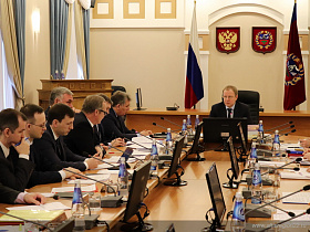 Виктор Томенко поручил организовать в Алтайском крае работу единой горячей линии по вопросам профилактики распространения коронавируса