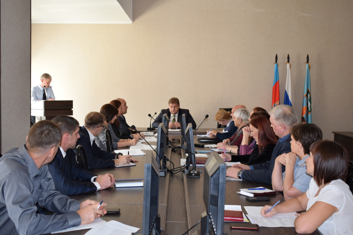 Безопасность барнаульцев обсудили на Совете по охране общественного порядка