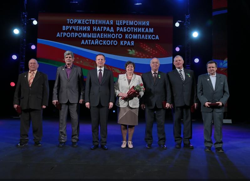 Работники пищевой и перерабатывающей промышленности Барнаула - среди лучших тружеников агропромышленного комплекса Алтайского края