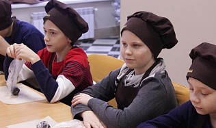 Музей шоколада приглашает юных барнаульцев научиться искусству шоколадной живописи 