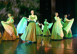 Накануне Дня матери в Барнауле прошел праздничный концерт «Дорогое слово - мама»