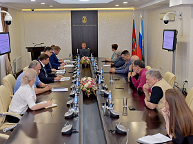 В администрации города обсудили установку памятника Достоевскому в Барнауле