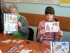 Мастерить новогодние открытки научили детей в ТОС