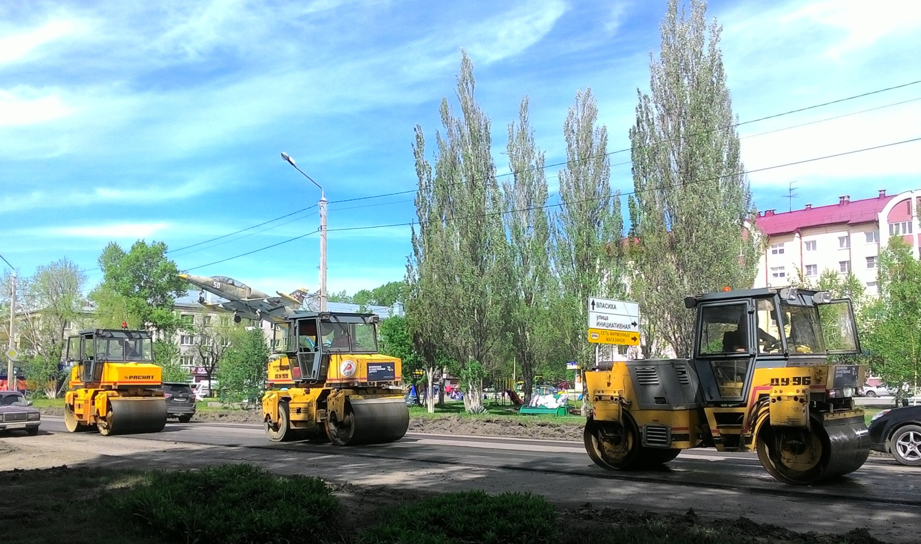 В Новосиликатном продолжается капремонт дорожного полотна
