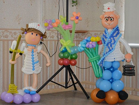 Работники медицинской сферы Барнаула принимают поздравления