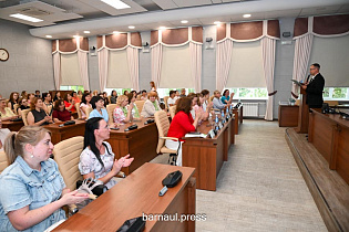 В Барнауле прошел городской женский форум «Я имею значение»