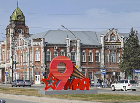 В Барнауле стартовали работы по праздничному оформлению к 80-летию Победы