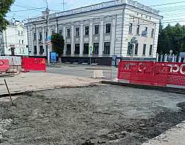 На проспекте Ленина начали бетонировать участок дороги, где проводился ремонт теплосети