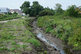 В пригороде Барнаула готовят водоотводы к следующей весне
