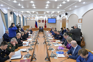 Губернатор Виктор Томенко провел заседание оргкомитета, посвященное празднованию в Алтайском крае 80-летия Победы в Великой Отечественной войне