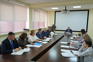 В Барнауле обсудили организацию новогодних представлений для школьников