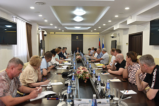 В администрации города продолжается работа над завершением строительства многоквартирных домов по ул.Папанинцев, 143, 145