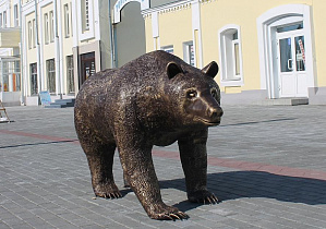 Скульптура Барнаульского медведя вновь украшает пешеходную часть улицы Мало-Тобольской