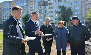 В  рамках нацпроекта ведется благоустройство двора по ул. Юрина, 202  в Барнауле