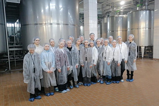 Для барнаульских школьников провели экскурсию на предприятии "Молочная сказка"