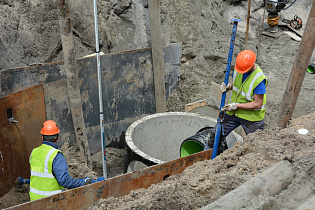 Строительство ливневки в историческом центре Барнаула ведут с применением водопонижающего оборудования