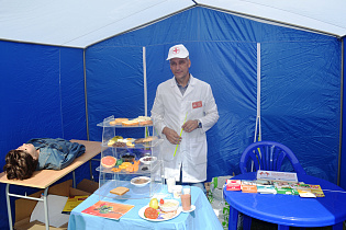 «Поезд здоровья», уха и музыкотерапия: врачи работали для барнаульцев в парке «Центральный» 