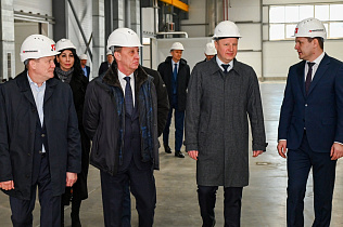 Губернатор края Виктор Томенко и глава Барнаула Вячеслав Франк посетили промышленный технопарк «Компонент»