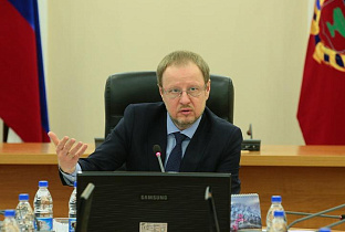 По поручению Губернатора Алтайского края водителям автомобилей скорой медпомощи установят стимулирующие выплаты