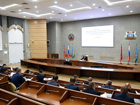 Заседание комиссии города Барнаула по предупреждению и ликвидации ЧС и обеспечению пожарной безопасности прошло в администрации города 