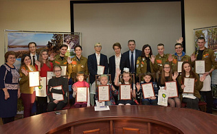 В Барнауле наградили победителей конкурса рисунков и плакатов «Разделяя – сохраняй!»