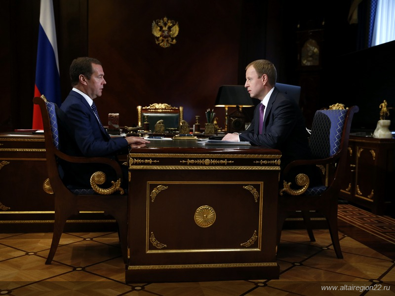 Состоялась встреча Председателя Правительства России Дмитрия Медведева и врио Губернатора Алтайского края Виктора Томенко